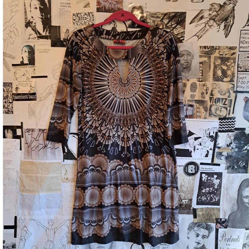 Symmetrical Psychedelic Print Stretch Dress